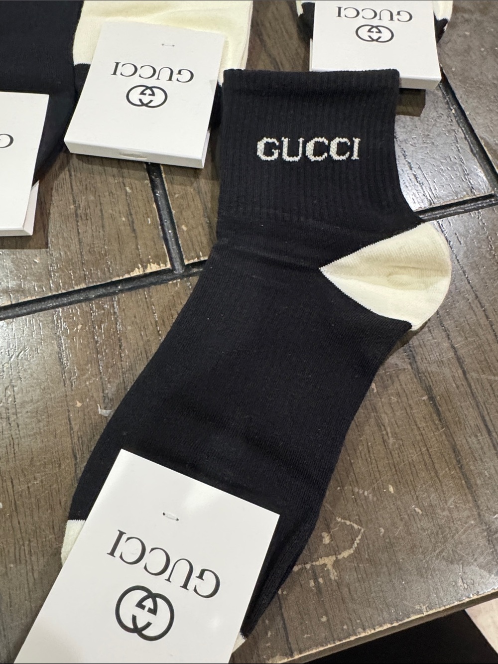 GucciBlack & White Logo Crew Socks - Pack - Picture 4 of 5